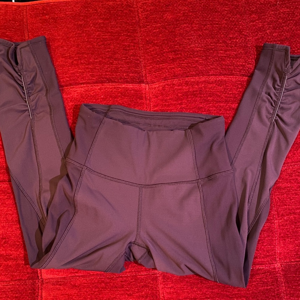 LULULEMON 23” CROP LEGGINGS - Picture 6 of 9